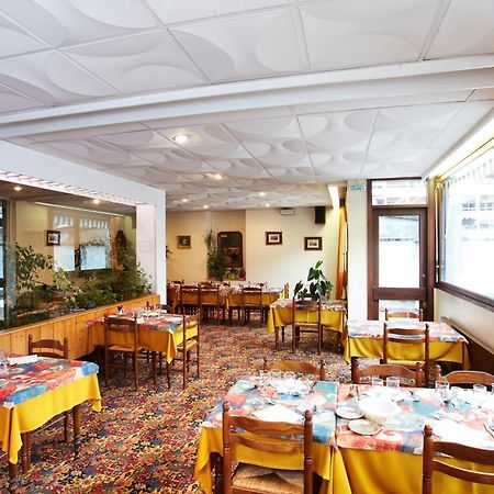 Hotel De Paris Bagneres-de-Luchon Bagian luar foto