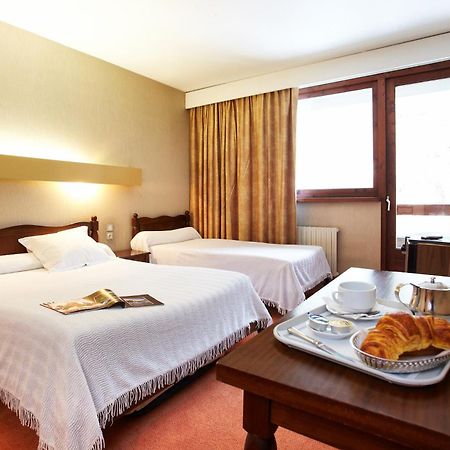 Hotel De Paris Bagneres-de-Luchon Ruang foto