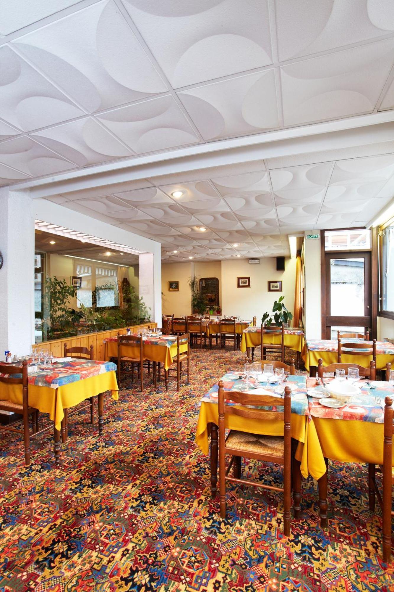Hotel De Paris Bagneres-de-Luchon Bagian luar foto